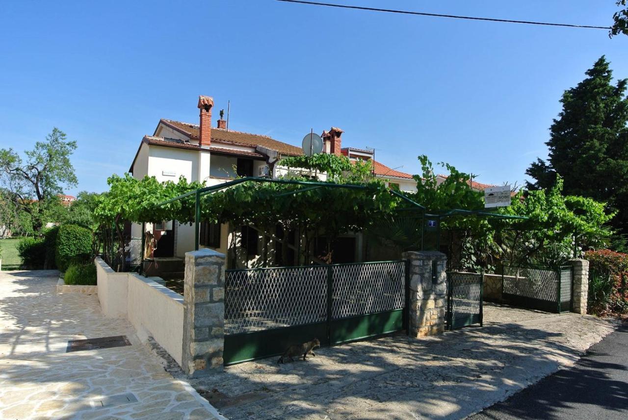 Apartments Sofia Banjole Extérieur photo